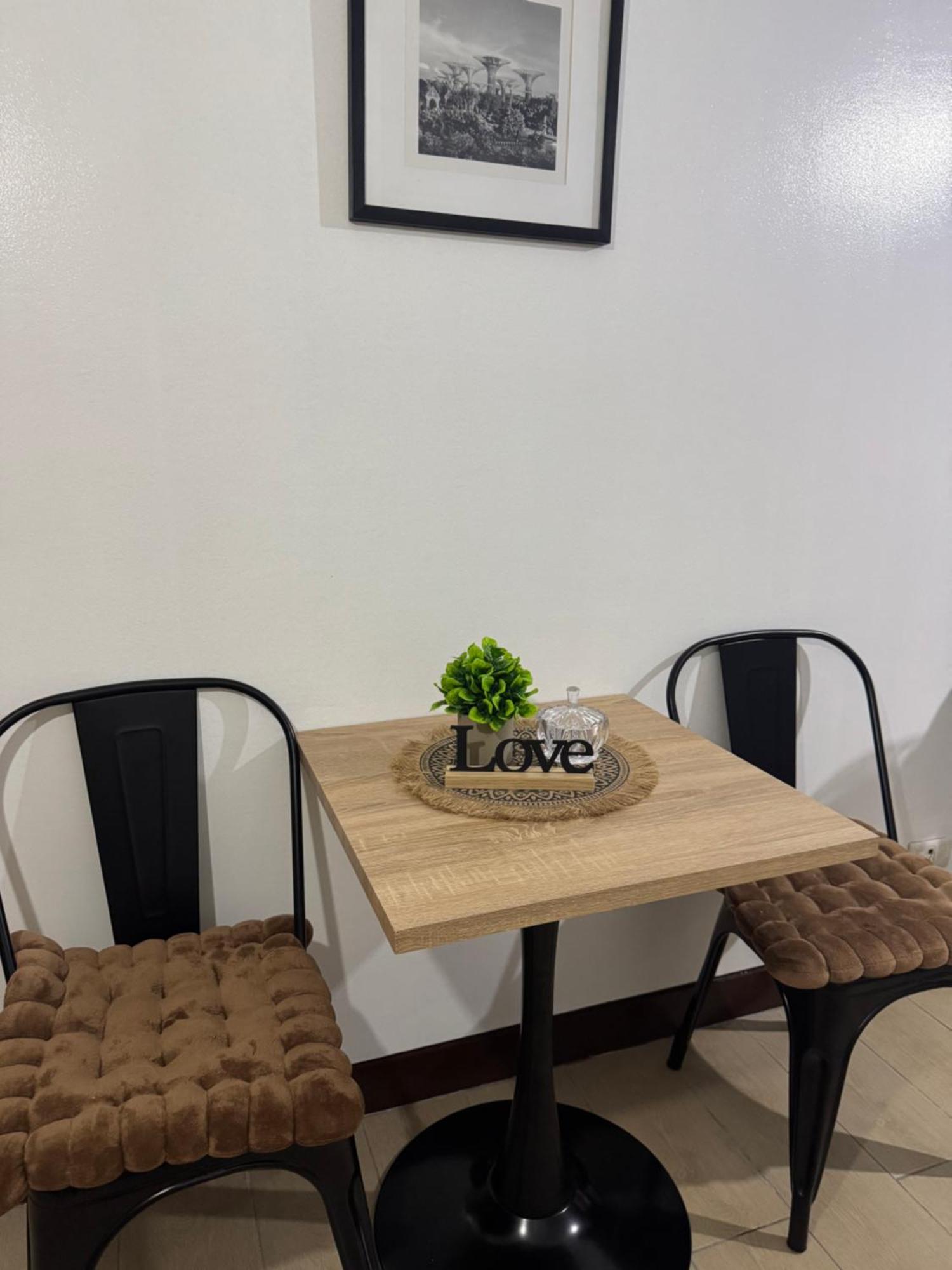 Two Palm Tree Villas Pasay Eksteriør bilde